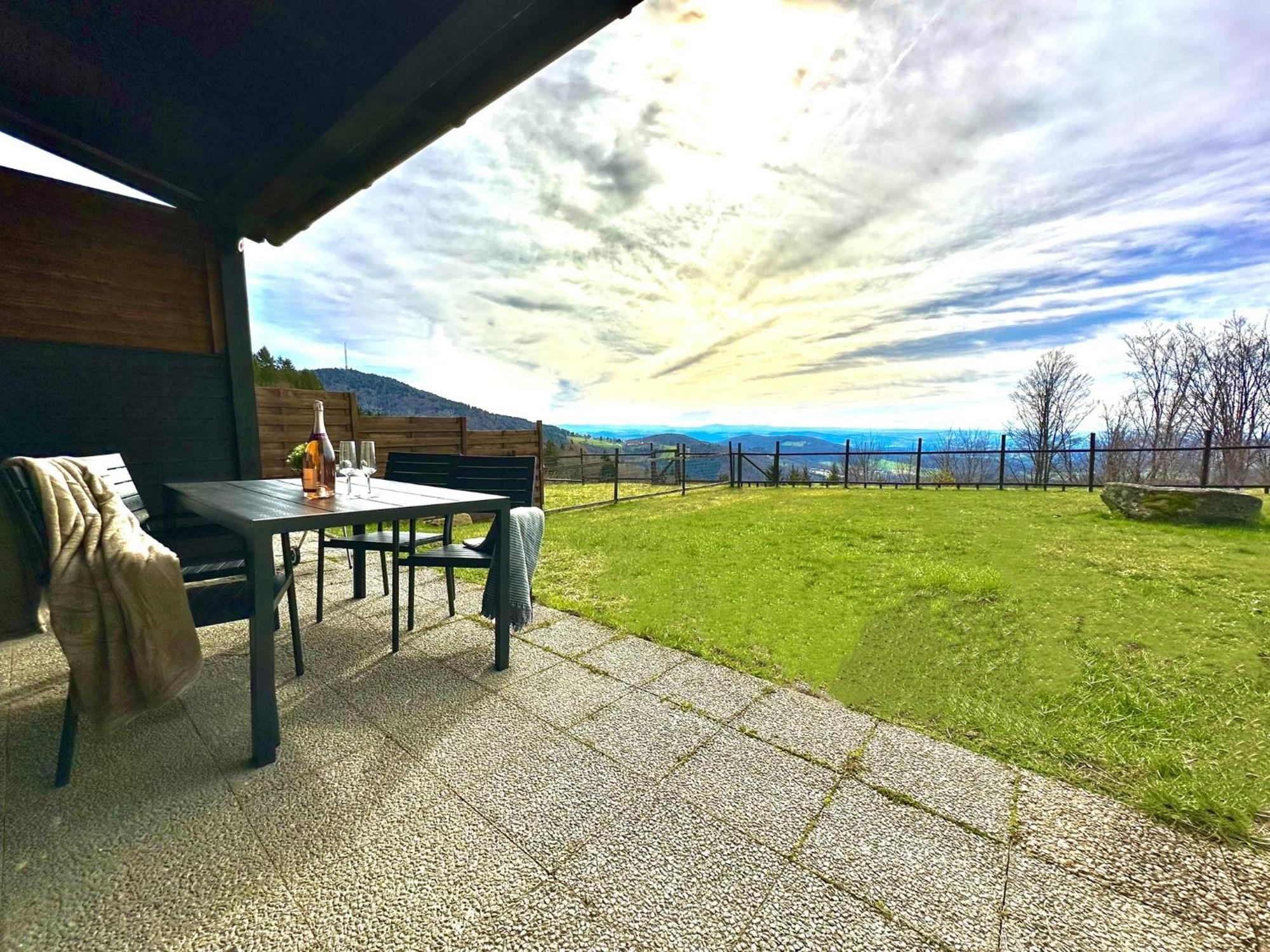 Gemuetliches Alpenblick Berg-Bungalow + Grosser Garten + Netflix! Schöfweg المظهر الخارجي الصورة